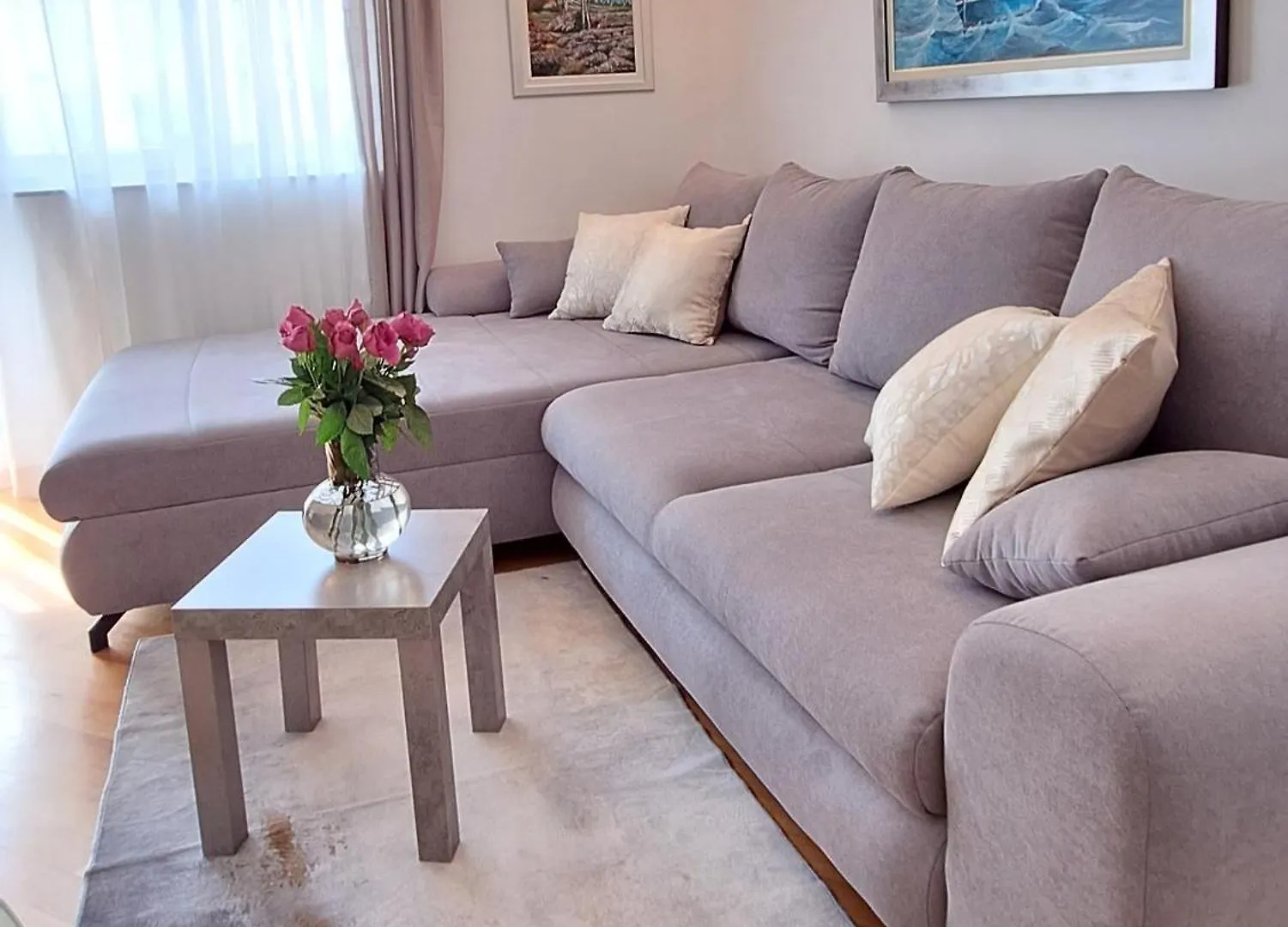 Leona Apartment Split